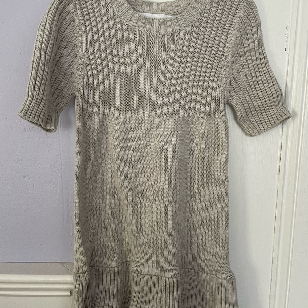 Girl’s gray knit sweater tee dresss with removable shawl.  Size 6